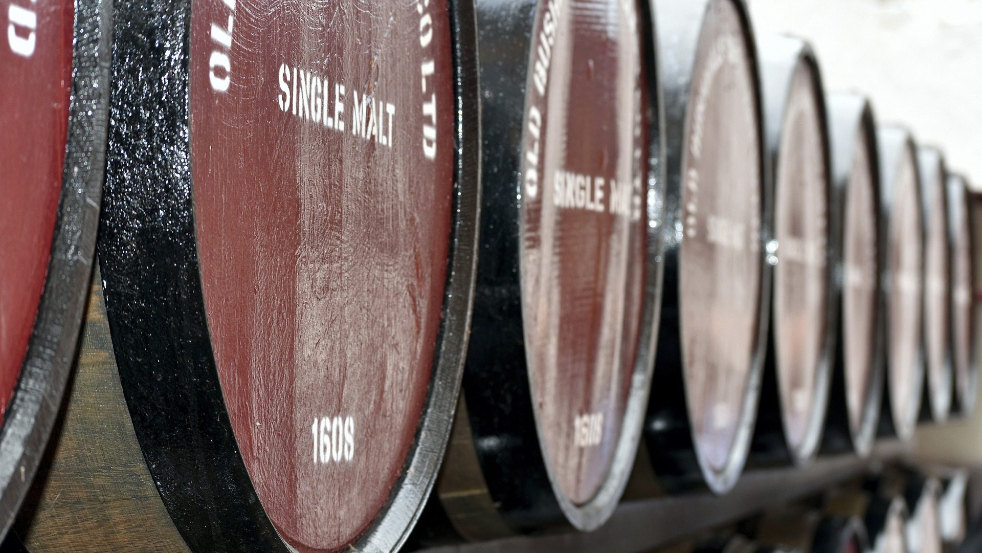 Bourbon Whiskey Barrels - How Bourbon Is Aged